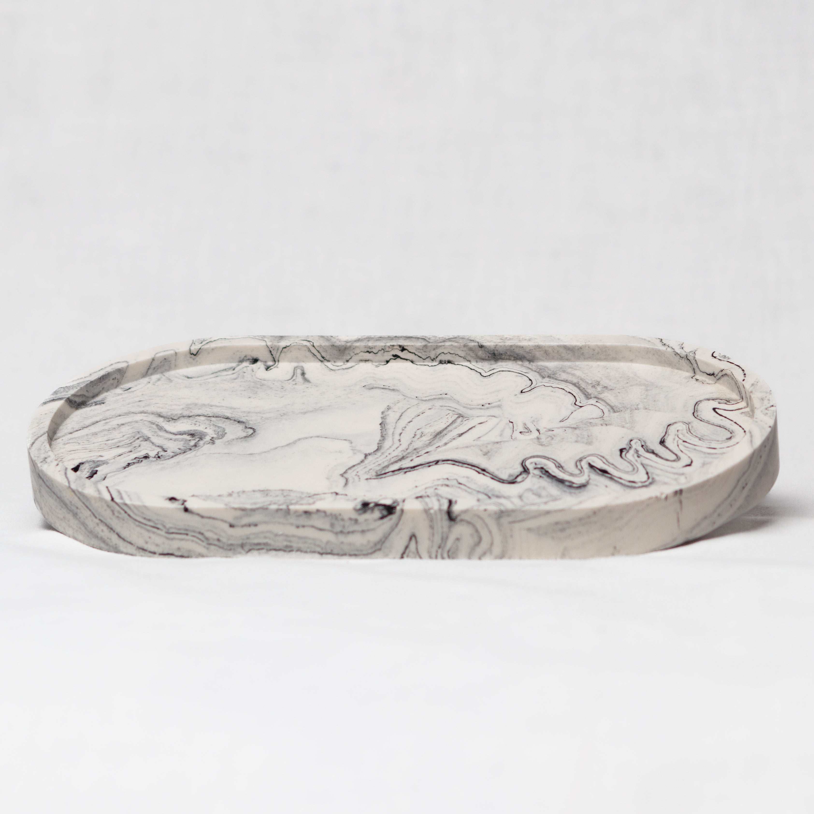 L'art du marbrage en jesmonite : quand vos créations font semblant d'avoir coûté une fortune